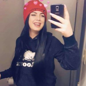 Meet your Posher, Bee